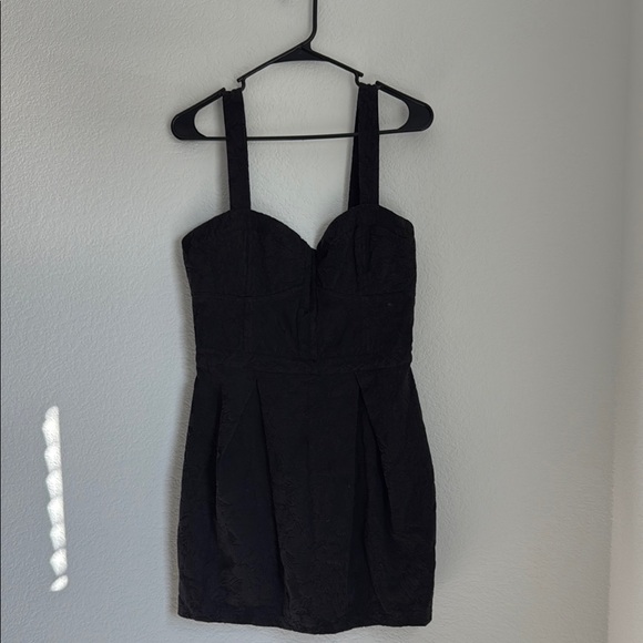 Bardot Dresses & Skirts - Bardot Black Sweetheart Sheath Mini Dress